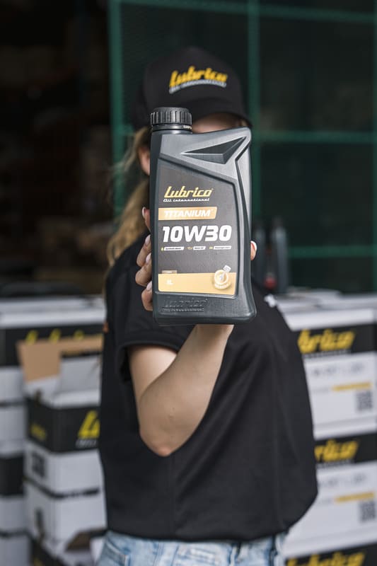 LUBRICO TITANIUM 10W-30